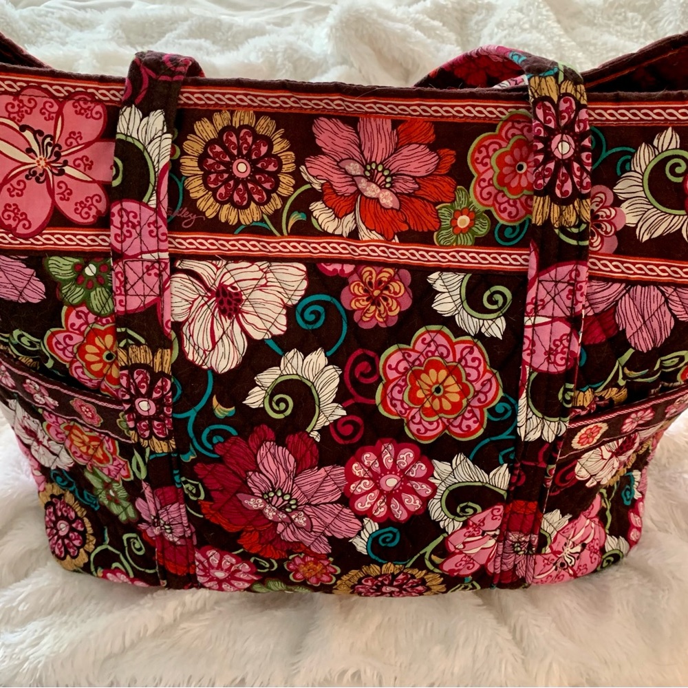 Vera Bradley XL Tote in Mod Pink pattern